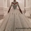 Lyxig bollklänningsbröllopsklänningar 2022 Dubai Arabiska höghalskristaller Tär med 3D -spetsapplikationer Ruched Long Bridal Gowns Long SL240Z
