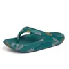 Kvinnliga flip-flops Summer New Wear Beach Tjock Sole Trend Stor storlek Korean version Men utomhus Sandaler T4 1294