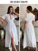 Grundläggande casual klänningar Claceive White Sexig enkelbröst kvinnoklänning Elegant kortärmad V-ringning Party Dresses Lady Slim Midi Dress 230531