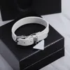 Braccialetti neri di design di lusso Bracciale in pelle con ciondoli per donna Fornitura di bracciali a catena placcati uomo bianco