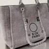 Borsa da donna da spiaggia di lusso Borsa da donna ricamata a mano Grandi zaini da donna piccoli Zaini da sera con catena in tela da designer 6AUN negozio di fabbrica usa vendita