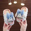 Sandals pour enfants pour garçons girlons pantoufles Bowknot Slippers mignons Cartoon Rabbit Home Slippers non glipt Lin de lin mou, des ganters de gants d'enfants 230601