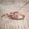 Band Ringe Weibliche Weiß Zirkon Dünne Ring Set Nette Rose Gold Farbe Engagement Luxus Kristall Quadrat Hochzeit Für Frauen