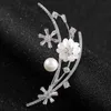 Stift broscher kvinnors enkla pärlskal kristall blomma lyx silver zirkon legering växt brosch säkerhet stift g230529