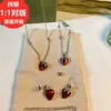 70% de descuento en joyería de diseñador, pulsera, collar, anillo, 925, esmalte rojo, colgante de fresa, cuerpo usado, cadena de clavícula para mujer, amor