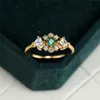 Bande Anneaux Femme Vert Zircon Anneau À La Mode Or Couleur Mince Fiançailles Charme Cristal Carré De Mariage Pour Les Femmes