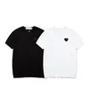T-shirts pour hommes Play Fashion Mens T-shirt Designer Hommes Femmes CDG Été Chemises décontractées T-shirts de haute qualité Commes Broderie Tee Couple Taille à manches courtes S - XXL Q3