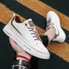 Mänskor Sneakers Nya Summer Mens Leather Shoes 2021 Sports Board Platform Shoes for Men