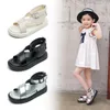 Sandalen etnische stijl meisjes zomer dikke bodem platte kinderen retro casual Romeinse schoenen jongens zwarte school pu 230601