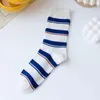 Femmes chaussettes mode coréenne femmes hommes bleu rayures bas motif impression longue pour cadeaux athlétiques et 5G