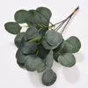 Dekorativa blommor 10/20/50st Artificial Plant Green Eucalyptus Leaf med frukt Fake Bukett för hemgräs Party Table Decoration Flower