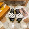 Designer Slides Pool Pillow Flat Comfort Chinelos Feminino Embossed Mules Summer chinelo de luxo Sandálias impressas Fashion sandália de praia Com tamanho da caixa 35-42