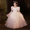 2023 Underbar bollklänning Girls Pageant Dresses Pärled Toddler Back Organza Ruffles Cup Cake Flower Girls Dress for Weddings Kids Gown Formal Party Shiny Gown Gown