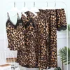 Sexig pyjamas 5pc Silk Robe Sleep Sweet Womens spets Satin Pyjamas GOWN SET CAMI NIGHTIES bär Pijama Home Nightwear Sexig Leopard Nightdress J230601