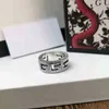 50 % Rabatt auf Designerschmuck, Armband, Halskette, Ring, quadratisch, Stadtmauermuster, hohl, für Herren und Damen, altes Ringpaar