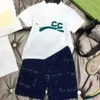 Baby Kleidung T-Shirt Kinder Designer Set Kid Sets Kleinkind Kleidung 2-12 Alter Mädchen Jungen T-Shirt 2023 Luxus Sommershorts Ärmel mit Buchstaben Tags klassisch 2 Farben Dhgate