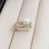 Pin Spettame da donna Fashion's Fashion Simple Pearl Crystal Oval Donne Luxury Gold Zircone in lega geometrica Pin di sicurezza G230529