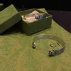 50% de réduction bijoux de créateur bracelet collier bague Accessoires tête dominatrice Fleur de rotin sculpté utilisé réglage d'ouverture net rouge dans Bracelet