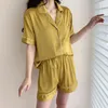 Roupa de dormir feminina Conjunto de pijama de cetim amarelo Sweet Girl Pijama de verão Camisa de manga curta Shorts Terno Roupas casuais para casa Lingerie