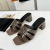 Premium Womens Shoes 2023 Summer New Style High Heel Slippers Leather Shallow Mouth Square Head Sexig och bekväm tunn klack Öppen tå coola tofflor Storlekar 35-43 +Box