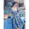 Casual Dresses Vintage Blue Floral Square Collar Puffy Sleeve Dress Summer Fashion Print Style Slein Skein midja Sexig fest kjol