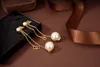 Projektanci kolczyków projektowanie modnych i atmosferycznych złotych liter biżuteria, biżuteria imprezowa i biżuteria ślubna pudełka na prezenty dla kobiet