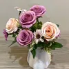 Dekorative Blumen, die künstliche Rosenanordnung aus Seide für Zuhause, Braut, Hochzeit, Party, Garten, Tisch, Festival, DIY-Dekoration, Pflanzen verkaufen