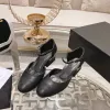 Designer-Mary-Janes-Sandalen, Kleidschuhe, Damen, Ballerinas mit klobigem Absatz, Sandale, Luxus-Sandale aus Kalbsleder mit Perlenabsatz, Nachahmung von Perlen