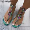 Nya grönt guld silver kvinnor sommar bohemia diamant sandaler strand lysande strass t-rem thong flip flop crystal skor l230518