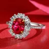 Bandringe Exquisite rote eiförmige Kristall-Hochzeitsringe mit eingelegtem funkelndem AAA-CZ-Strass-Zirkon für Frauen, Verlobungsschmuck J230602