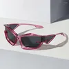 Solglasögon 2023 futuristisk teknisk inspirerad Y2K konkavformad kattögon personlig