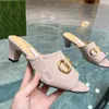 projektant sandałów dla kobiet Med Chunky Heel Sandalsg Slajdes Sukienka biurowa Buty seksowne sandały Sandały Summer