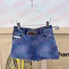 Sexy hohle Denim-Shorts mit Metallbuchstaben, kurze Jeans, Sommer-Shorts für Damen mit niedriger Taille