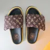 Projektant sandałów basenowe poduszki zjeżdżalnia marka Man Man Slajdes czarne oszustwo płaskie sandały muły Sunset Wyściełany pasek przedniego Mule Kobiet mody rozmiar slajdów łatwy do noszenia 35-45