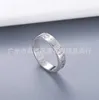 projektant biżuterii Bransoletka Naszyjnik Wysokiej jakości 18 -karatowy biały złoty pierścionek Diamentowy Diamentowy trend