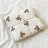 Filtar Swaddling Bear Print Baby Born Muslin Cotton Gaze Swaddle Wrap Bedding Spädbarn Girls Boys Sleeping Filt Babies Accessories 230601