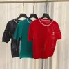 T-Shirt Feminina Designer Verde T-shirt Summer Knit T-Shirt Top Feminino Manga Curta Decote Redondo Letra Bordado Oco Out T-shirt Casual Roupas Femininas 3 Cores