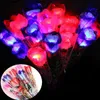 LEDライトアップバラの花を輝かせるバレンタインデイウェディングデコレーション偽の花パーティー装飾シミュレーションローズQH2