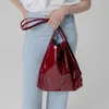 Bolsas para noite 2023 com alça superior feminina casual Hobo bolsa mensageiro bolsa de ombro macia feminina bolsa de couro envernizada de luxo