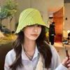 Breda brimhattar Kvinnor Cap Ruffle Edge Beach 2024 Bucket Hat Women Summer Outing Straw Fisherman Ladies