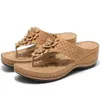 صندل 2023 نساء بوهيميا على غرار الأحذية الصيفية أحذية الكعب الزهور الأوتاد الصندل mujer شاطئ الوجه يتخبط
