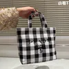 Borsa da donna Borsa di paglia di alta qualità Borsa per pendolari Borsa a tracolla intrecciata di grande capacità Design di interesse speciale Borse per pendolari