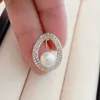 Pin Spettame da donna Fashion's Fashion Simple Pearl Crystal Oval Donne Luxury Gold Zircone in lega geometrica Pin di sicurezza G230529