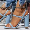 Сандалии Женщины перекачивают летнюю моду открытую ногу на высоких каблуках обувь женская тонкая пояс густая вечеринка повседневные женщины 8/10 см.