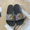 Designer Män Dam Sandaler med Korrekt Blomlåda Dammpåse Skor ormtryck Slide Sommar Bred Platt Sandal Tofflor Storlek 35-45