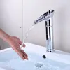 Rubinetti per lavabo da bagno Rubinetto per il controllo della temperatura a LED Bacino intelligente e cascata per lavabo freddo