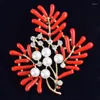 Broches Europese en Amerikaanse Boutique Parel Etnische Stijl Koraal Rode Bloem Broche High-end Dames Corsage Sieraden