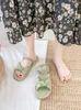 Sandales 2021 Nouvelles Femmes D'été Plat Fée Style En Ligne Populaire Super Populaire Étudiant Bidirectionnel Porter Des Sandales Chaussures De Plage L230518
