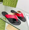 Designerskie buty skórzane sandały sandały flip flop kapcie marka metalowa klamra męskie sandały buty plażowe suwaki designerskie wytłoczone gumowe podeszwa płaskie kapcie suwak