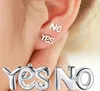 Personlighet Ja Nej Ear Studs For Women Girls Tiny Asymmetric Letters Trevlig present Barn Simple Stud Brincos